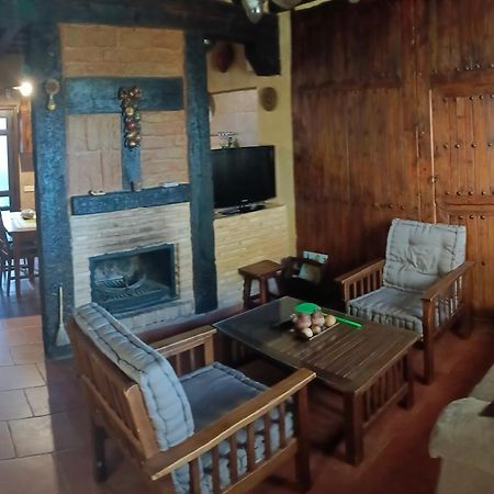 Casa Rural La Casa De Los Pollos Turrubuelo 外观 照片