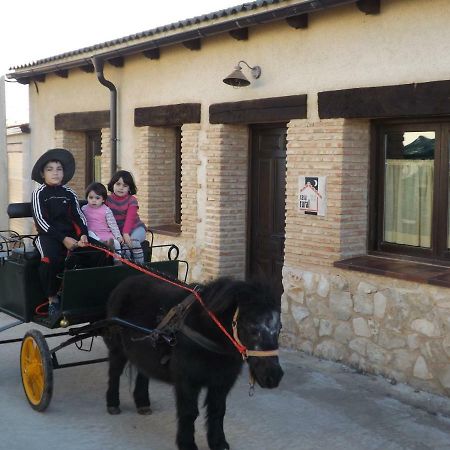 Casa Rural La Casa De Los Pollos Turrubuelo 外观 照片